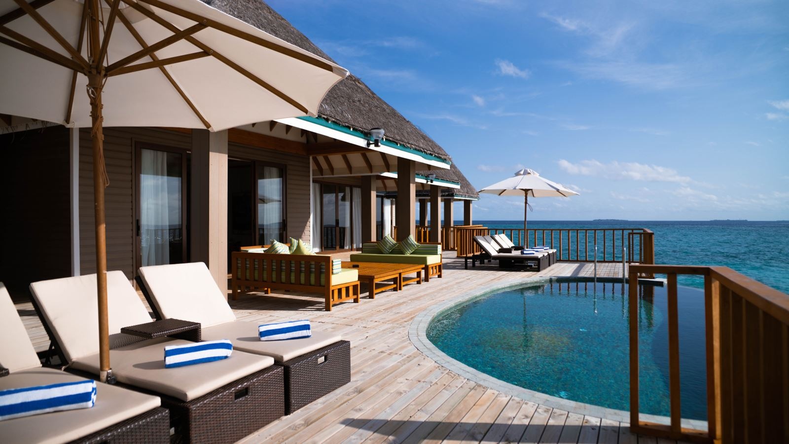 rooms-over-water-residence