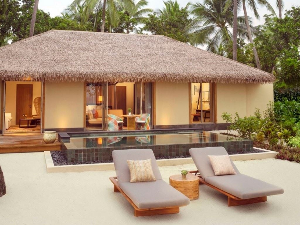 rooms-family-beach-pool-villa
