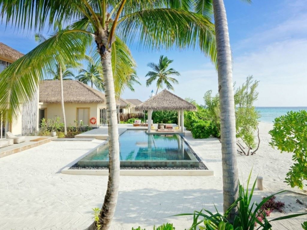rooms-two-bedroom-beachfront-pool-residence