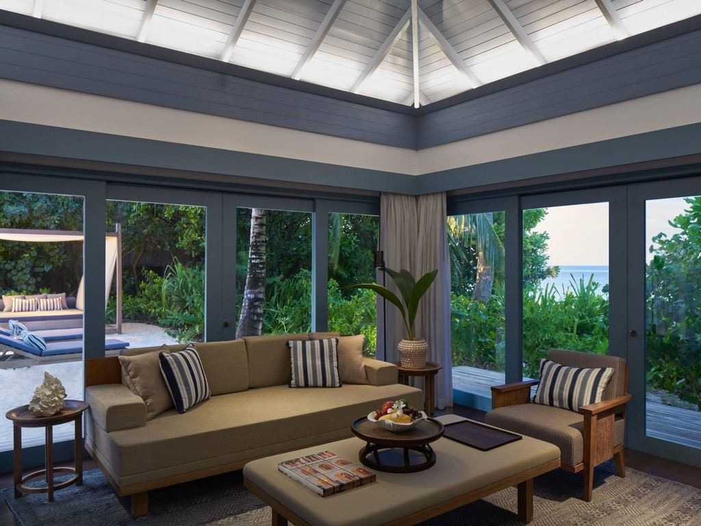 rooms-deluxe-beach-villa