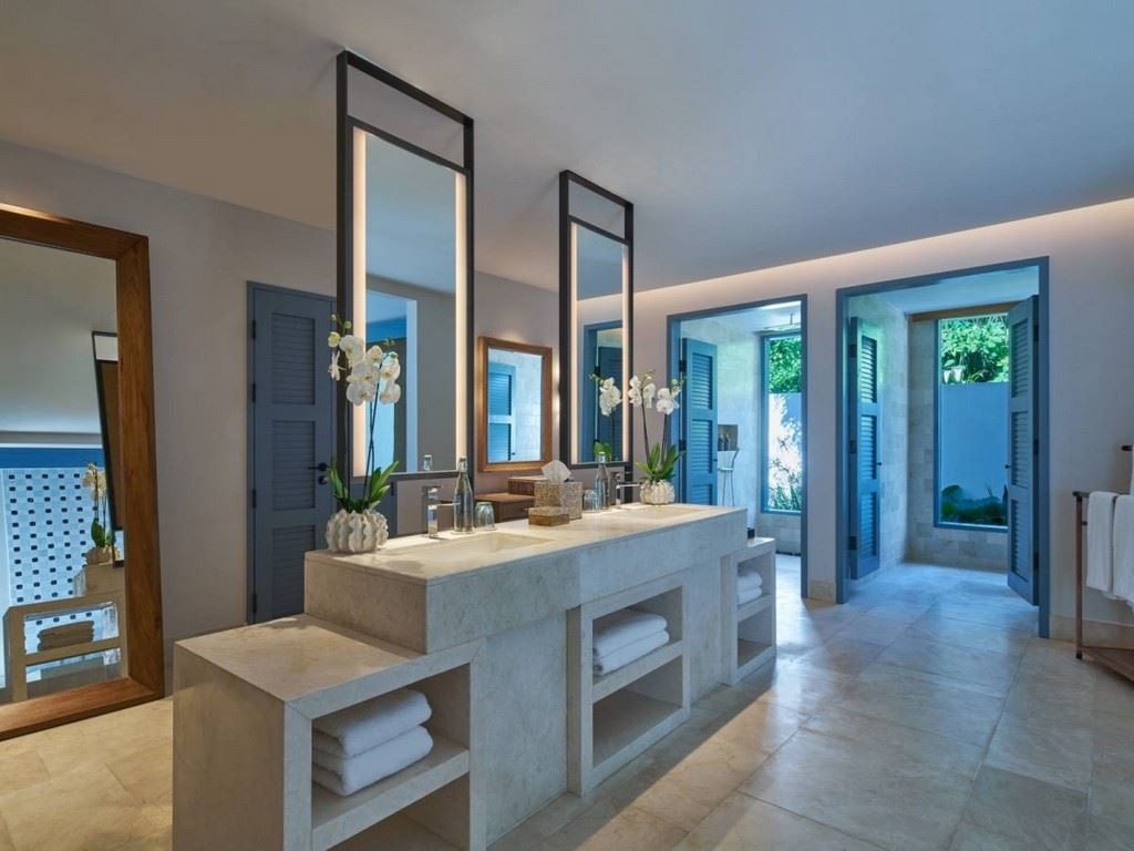 rooms-sunset-deluxe-beach-villa