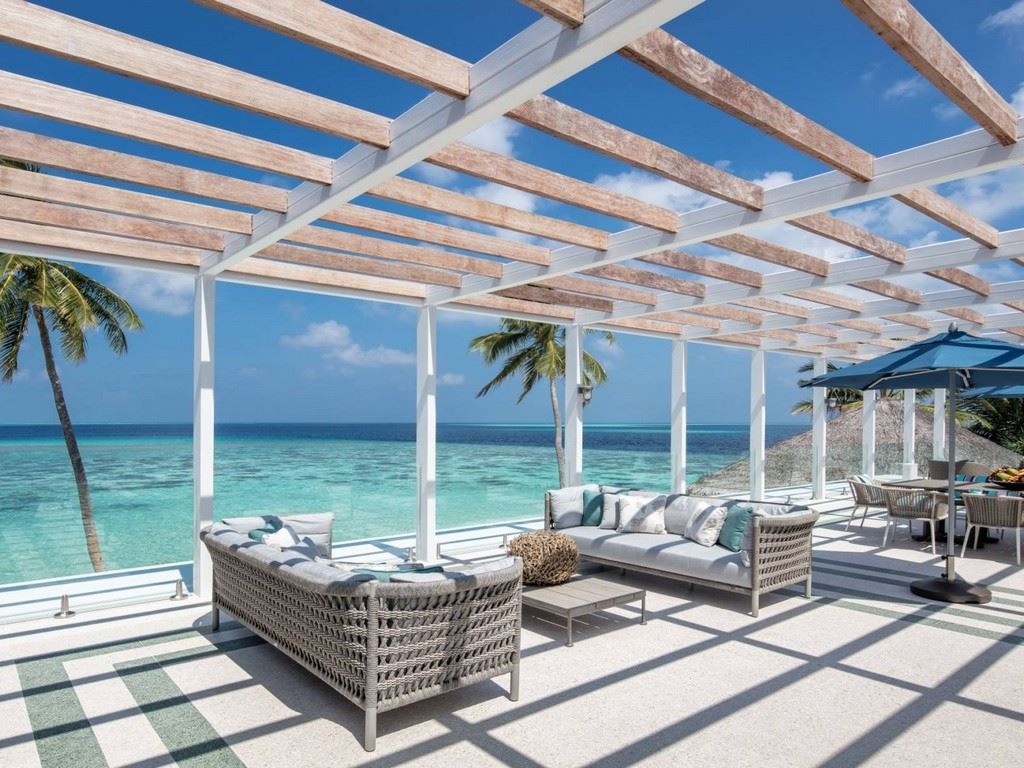 rooms-raffles-royal-residence