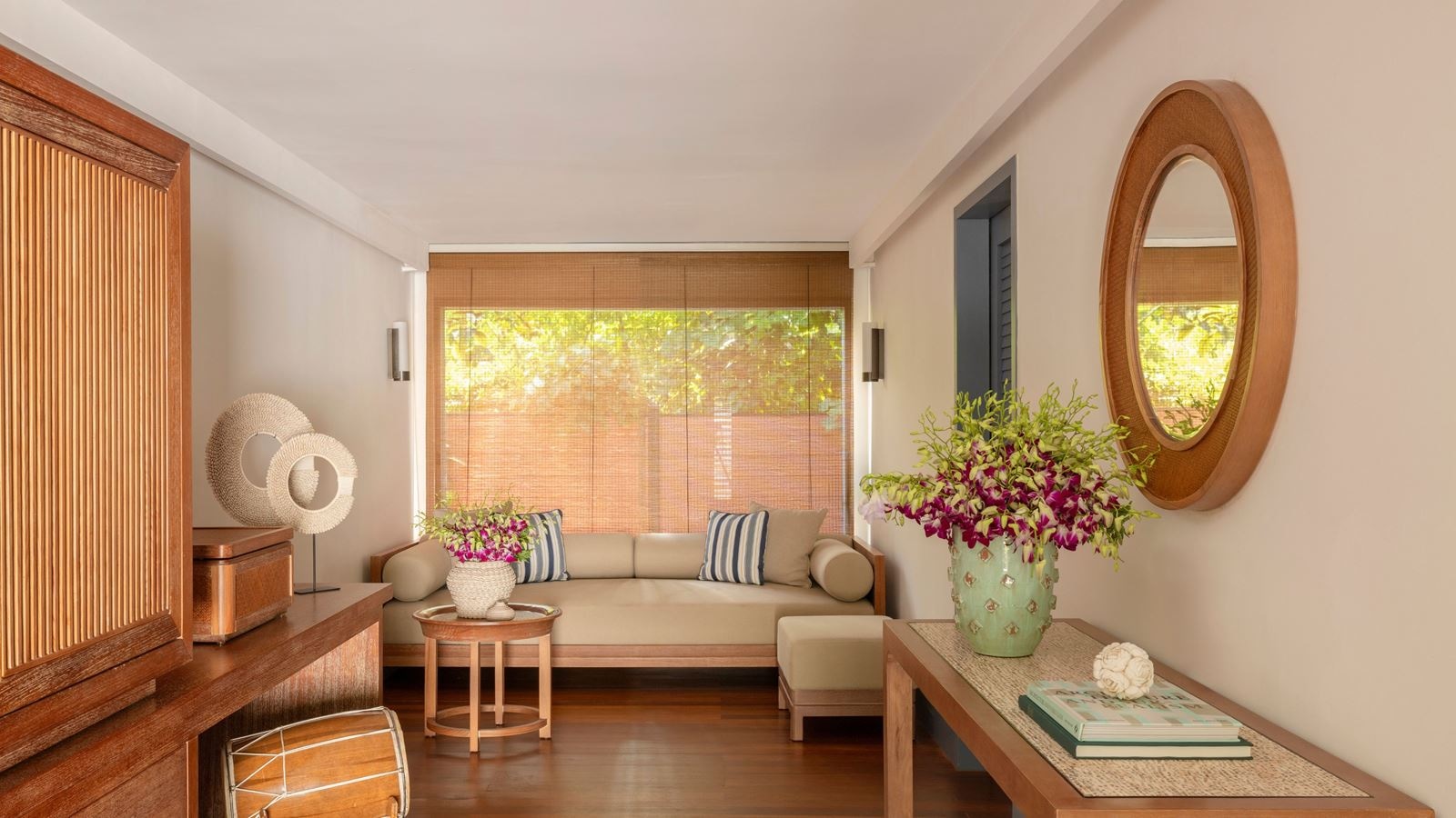 rooms-oceanfront-beach-pool-villa-1br