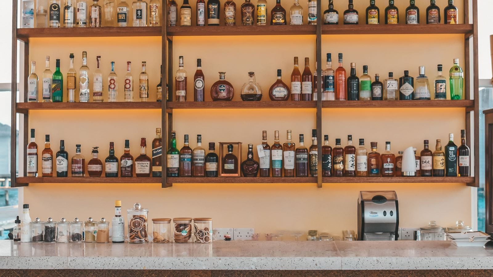 bars-yapa-sunset-bar