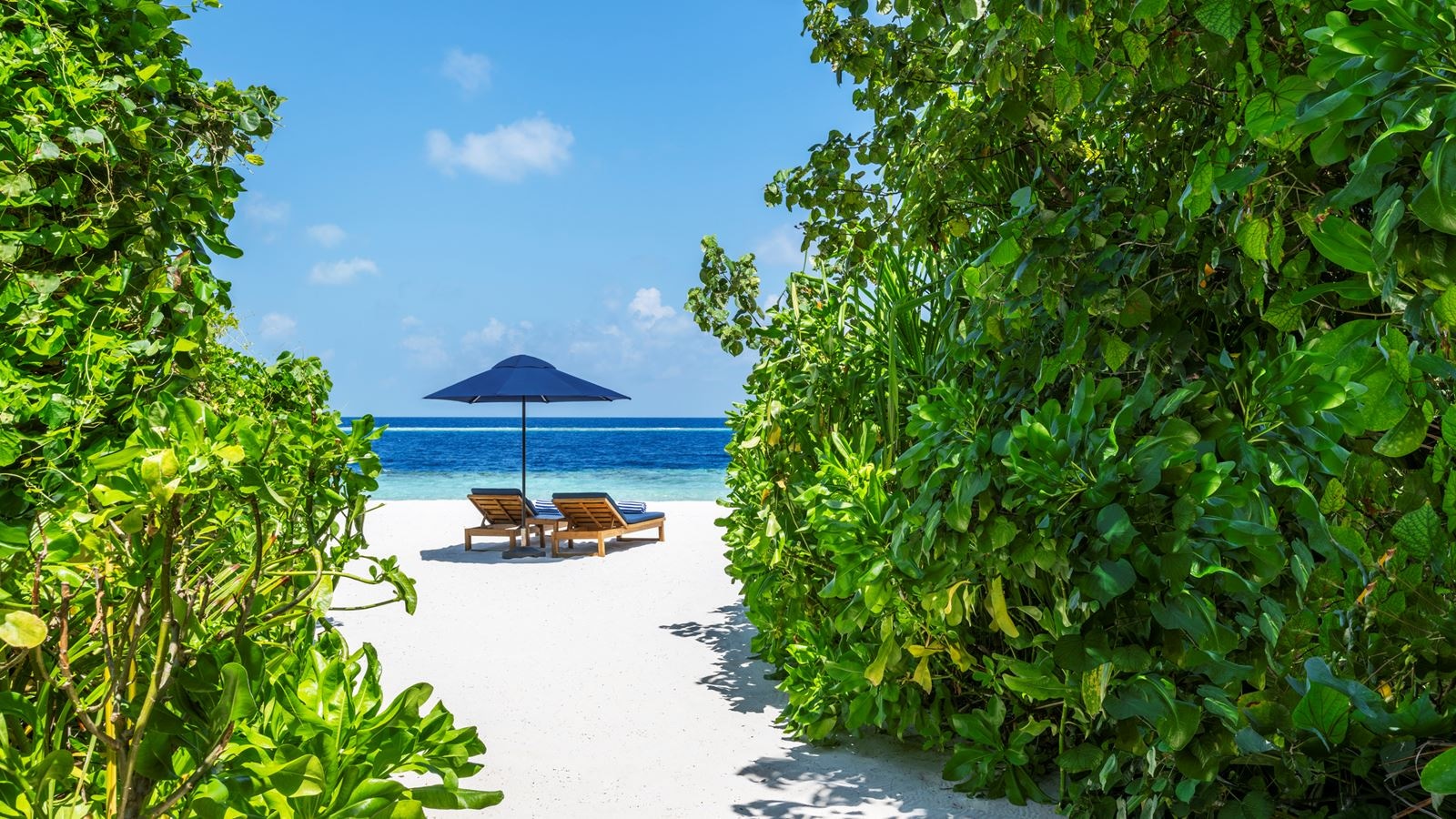 rooms-beach-pool-villa-1br