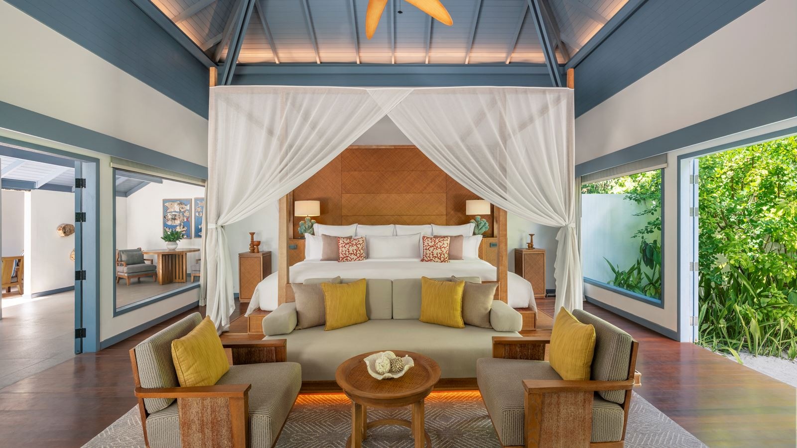 rooms-family-oceanfront-beach-pool-villa--2br