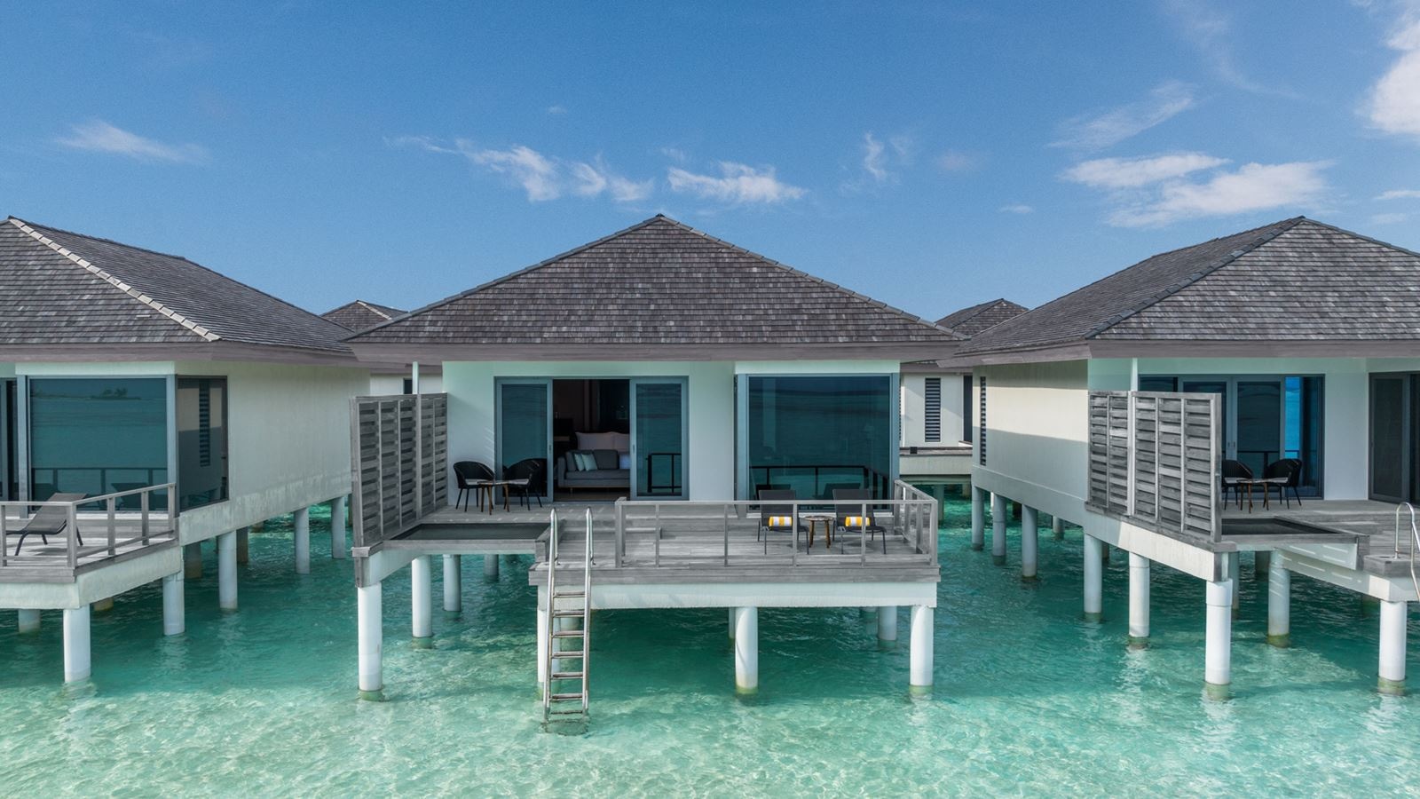 rooms-sunrise-overwater-villa