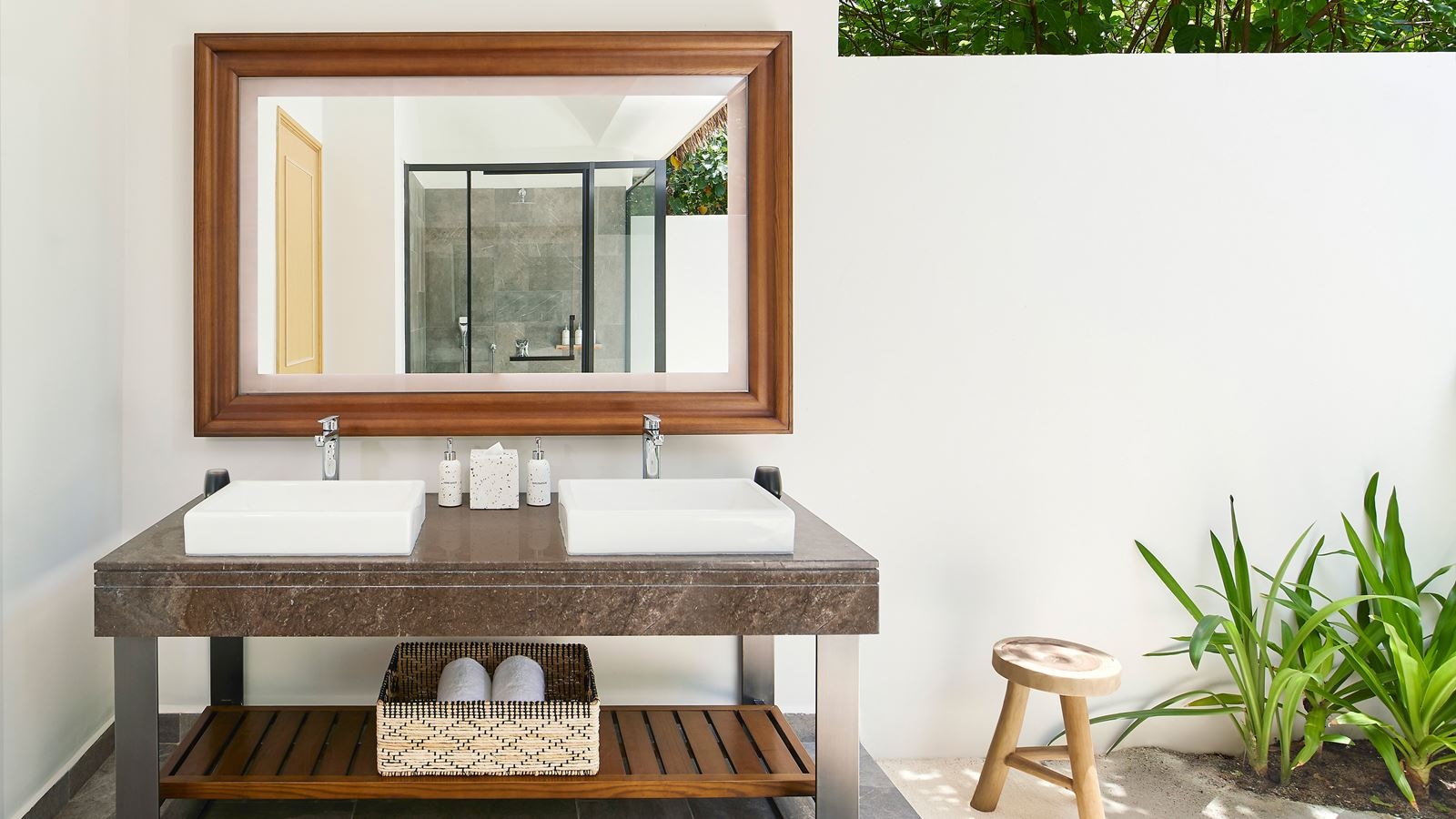 rooms-beach-villa-with-garden-pool