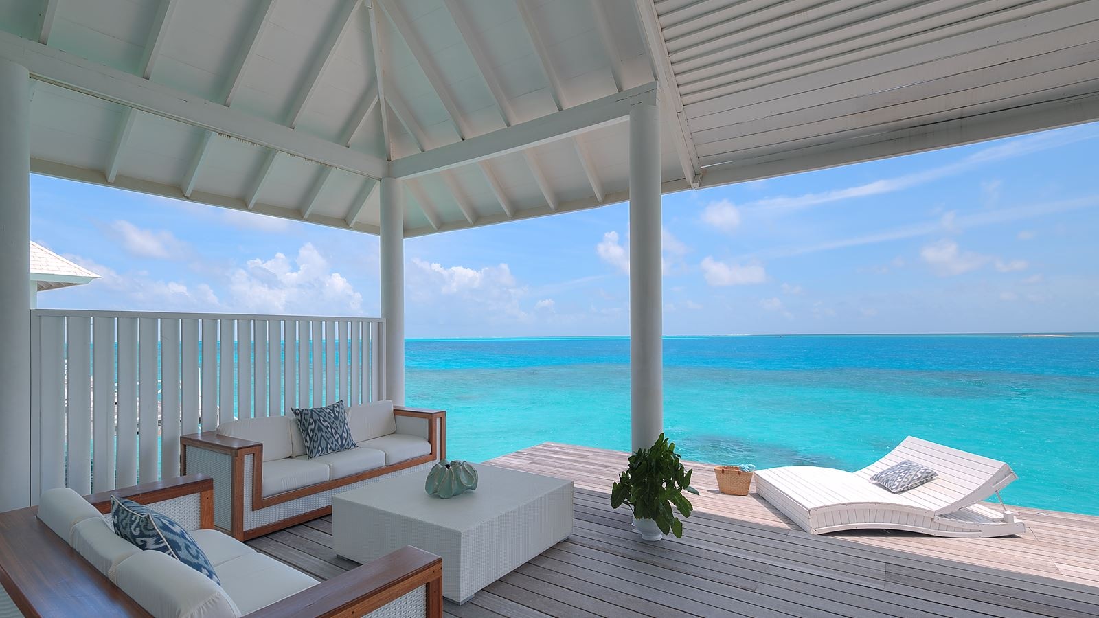 rooms-jaccuzi-water-villa