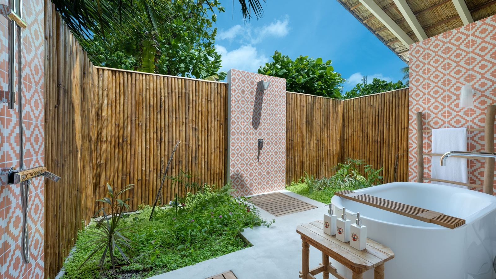 rooms-beach-pool-villa