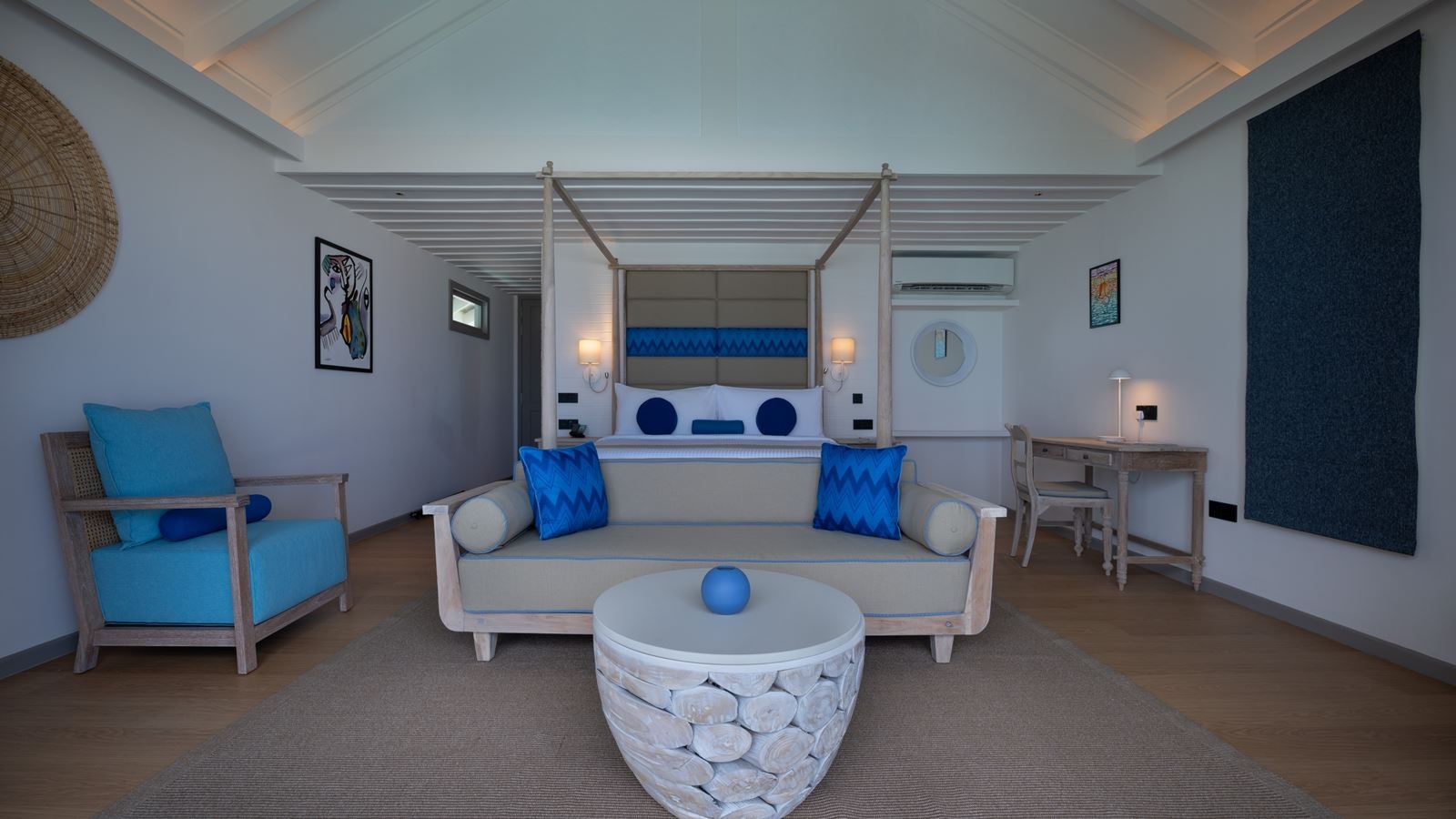 rooms-lagoon-pool-villa