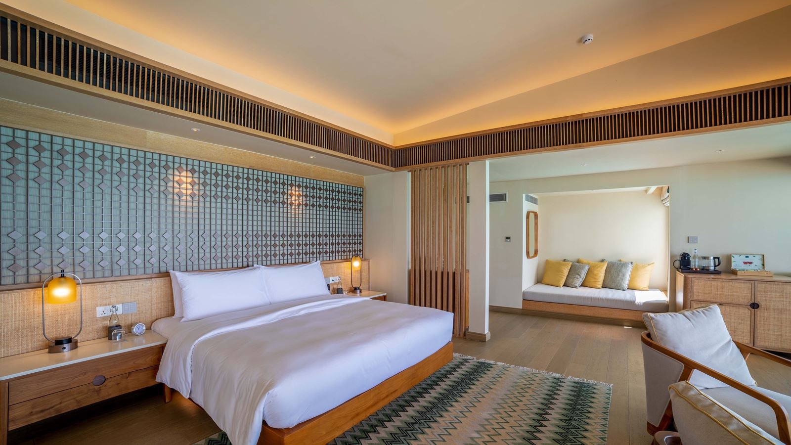 rooms-sunrise-water-villa-with-private-pool