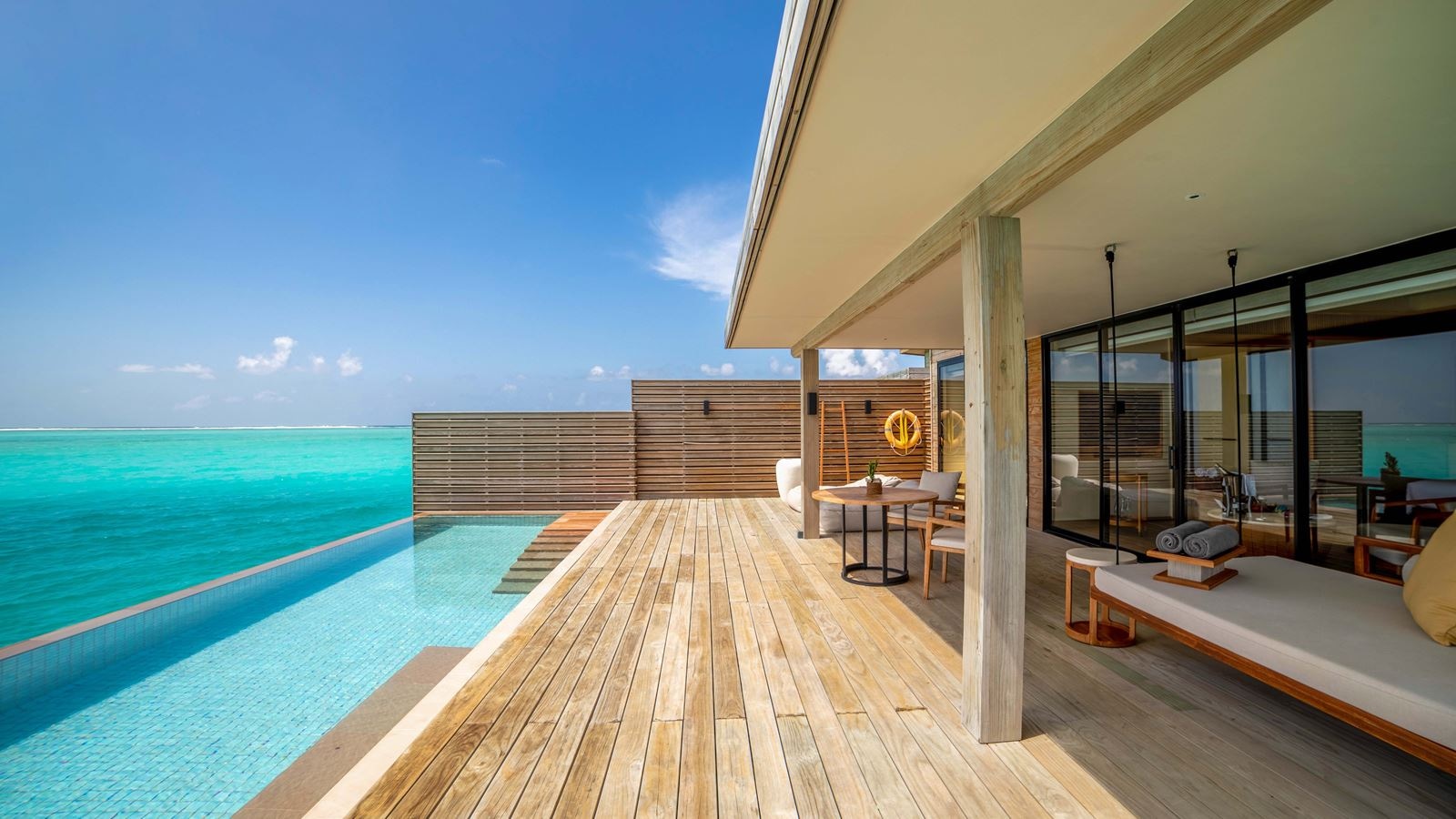 rooms-sunrise-water-villa-with-private-pool