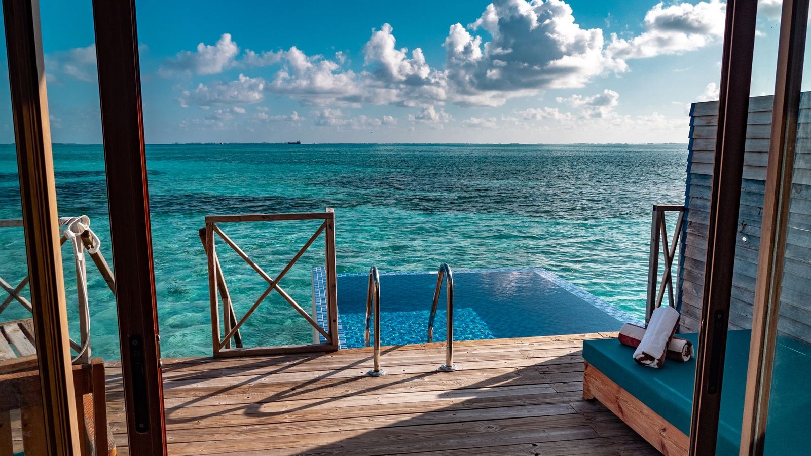 rooms-overwater-pool-villa