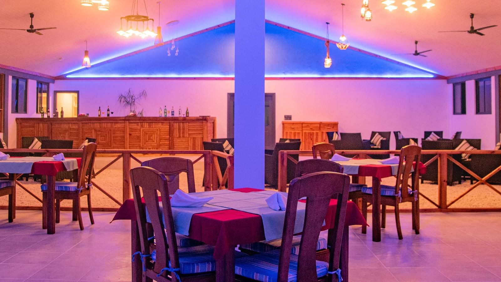 restaurants-kanduolhi-bar