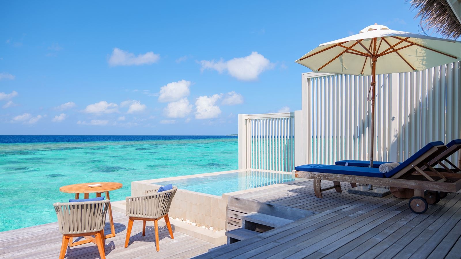 rooms-water-villa-with-pool