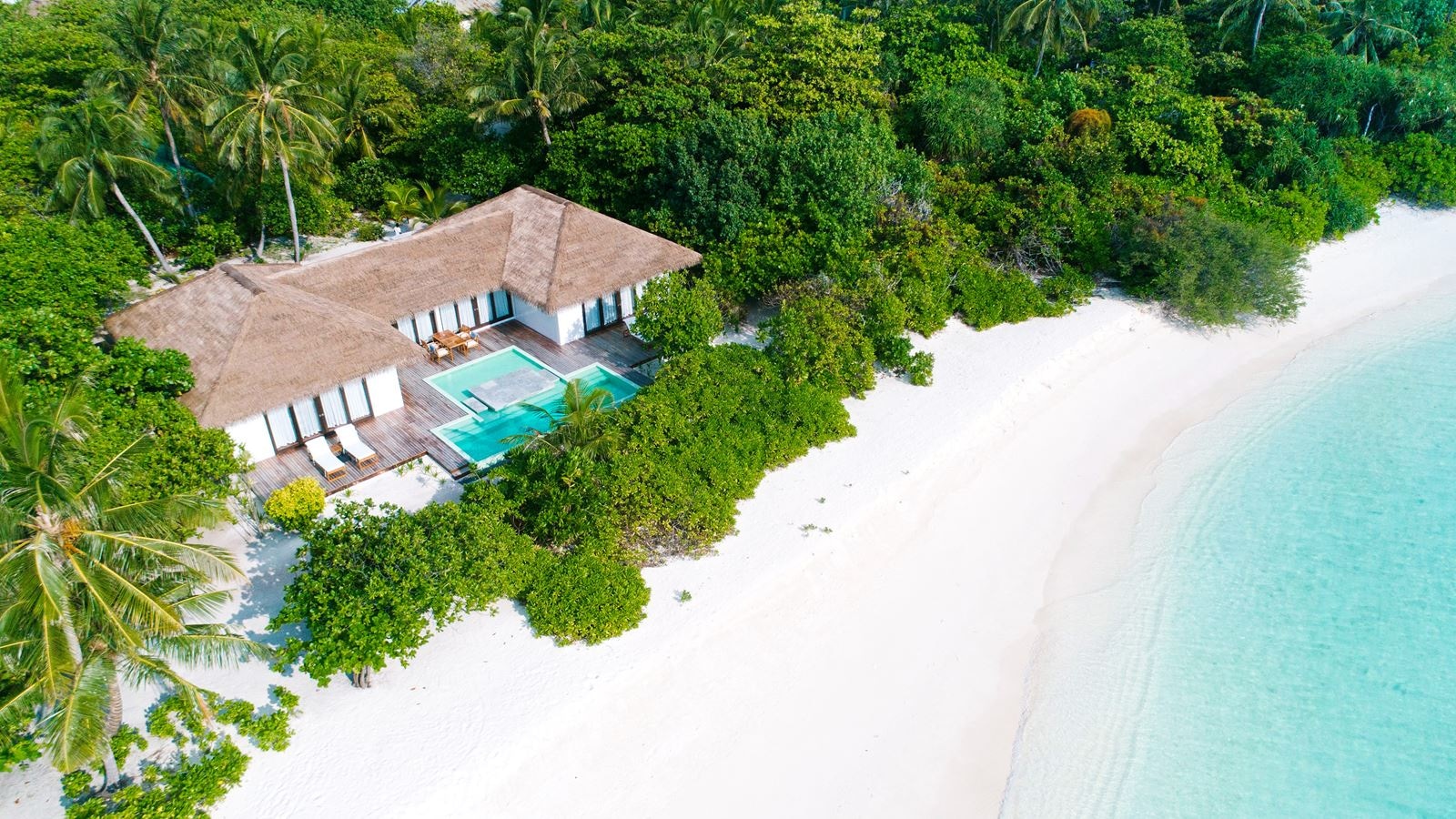 rooms-2-bedroom-villa-beachfront-with-private-pool