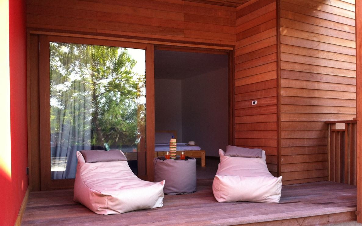 rooms-beach-front-room