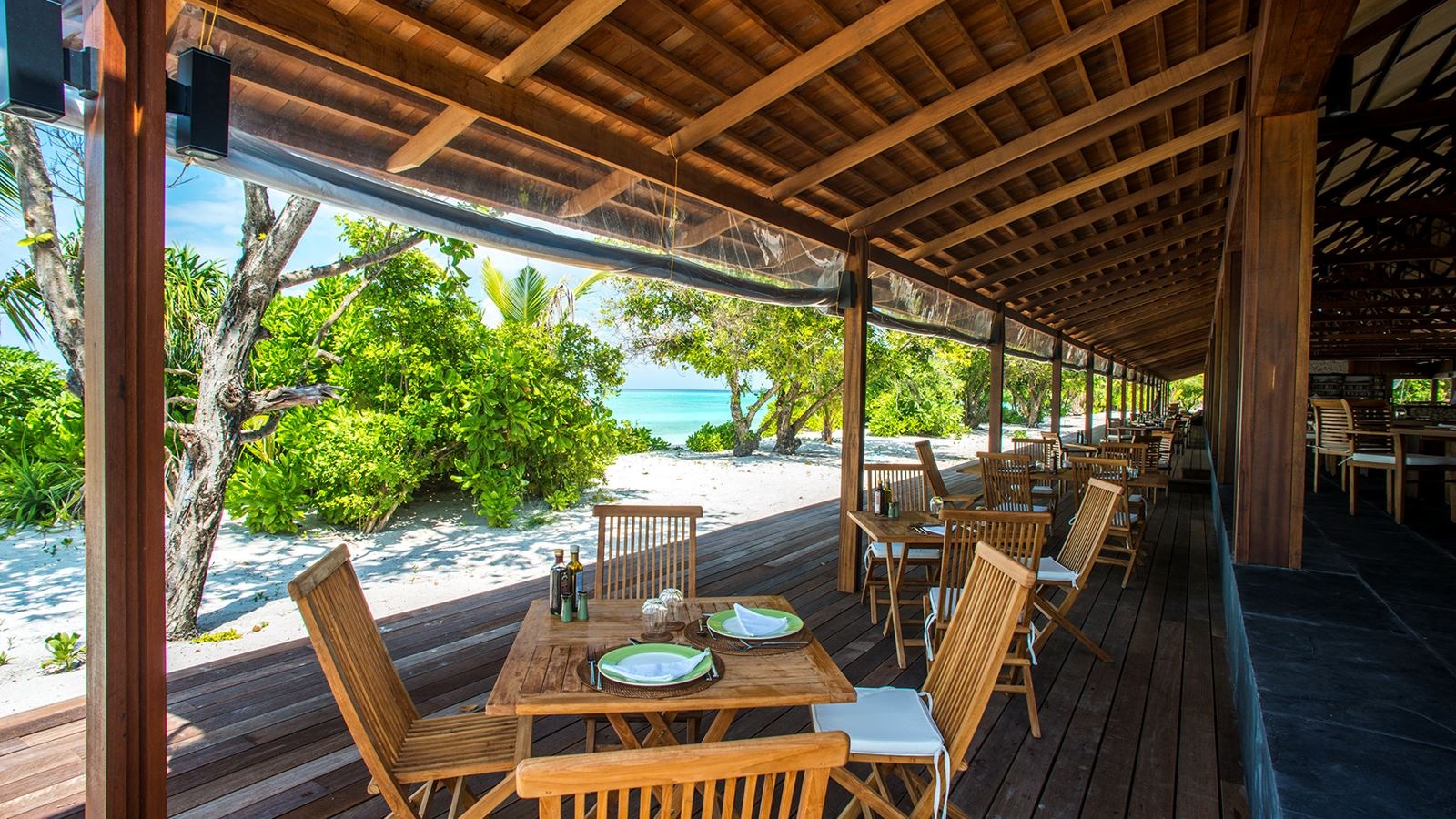 restaurants-main-seaview-restaurant