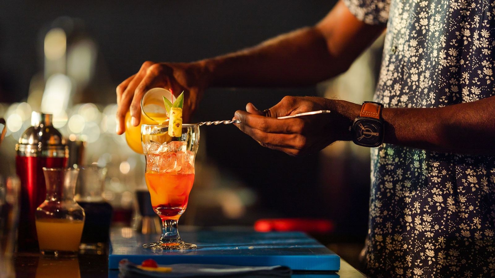 restaurants-dhoni-bar