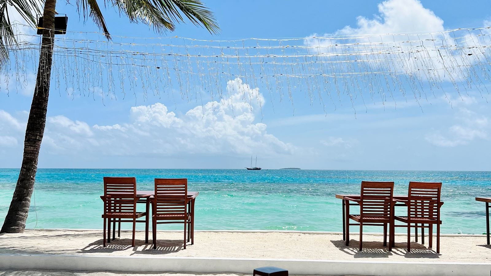 restaurants-main-building