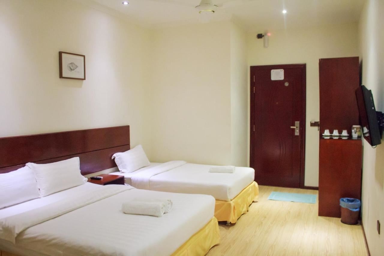 rooms-triple-room-with-balcony