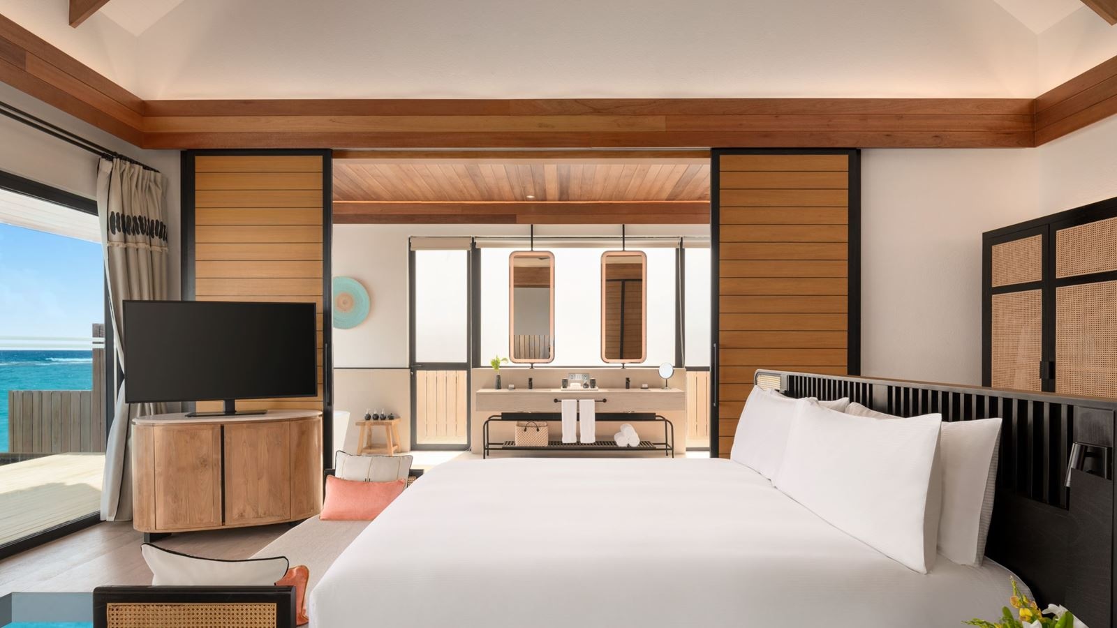 rooms-onebedroom-overwater-pool-villa