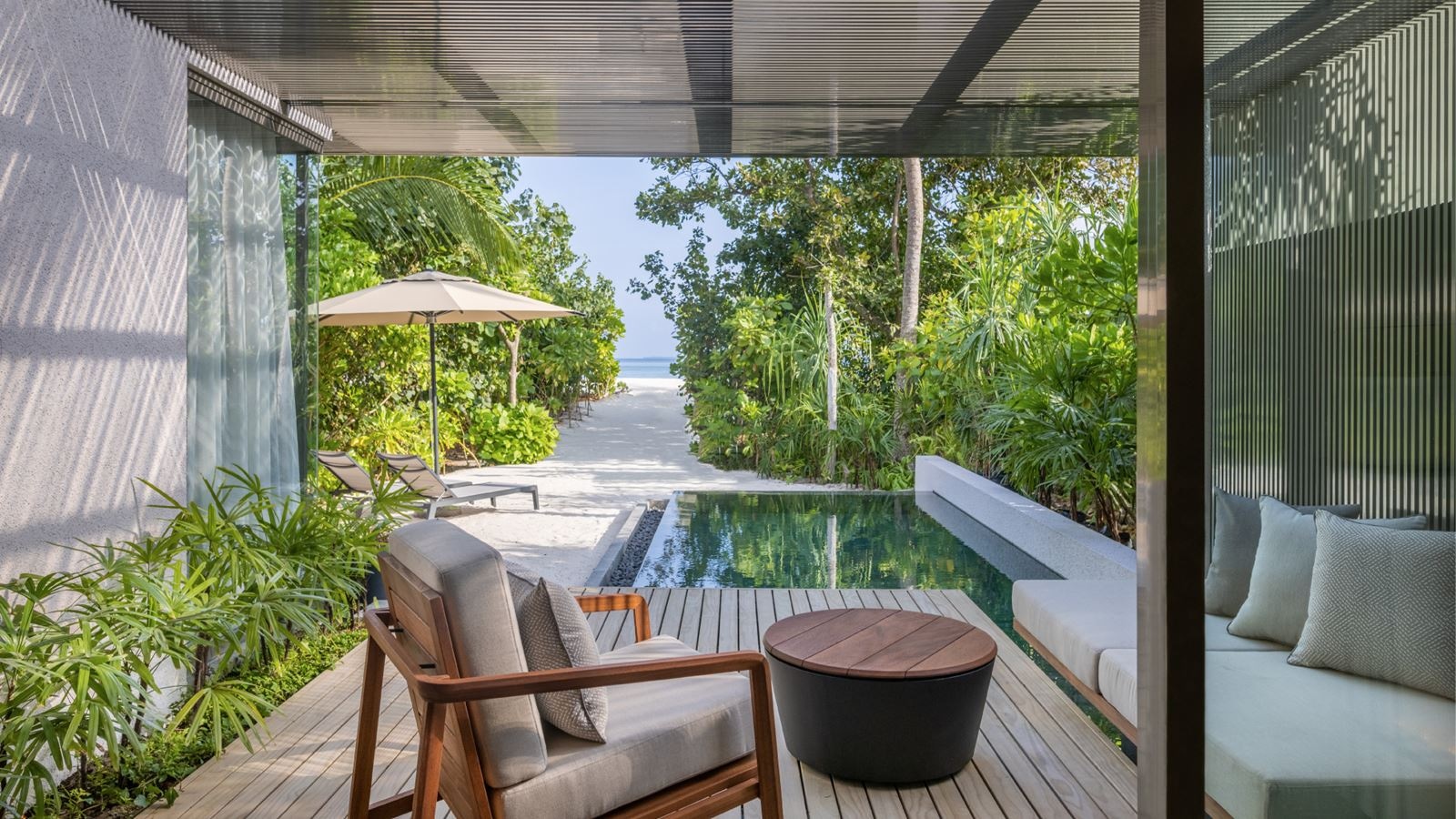 rooms-beach-pool-villa