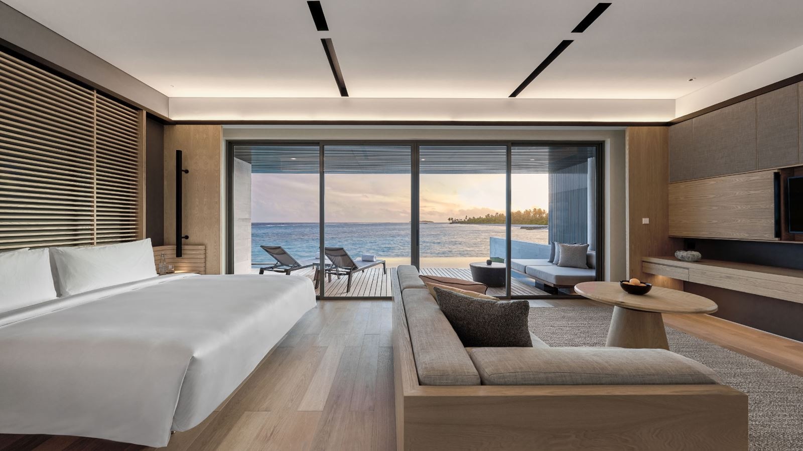 rooms-sunset-overwater-pool-villa