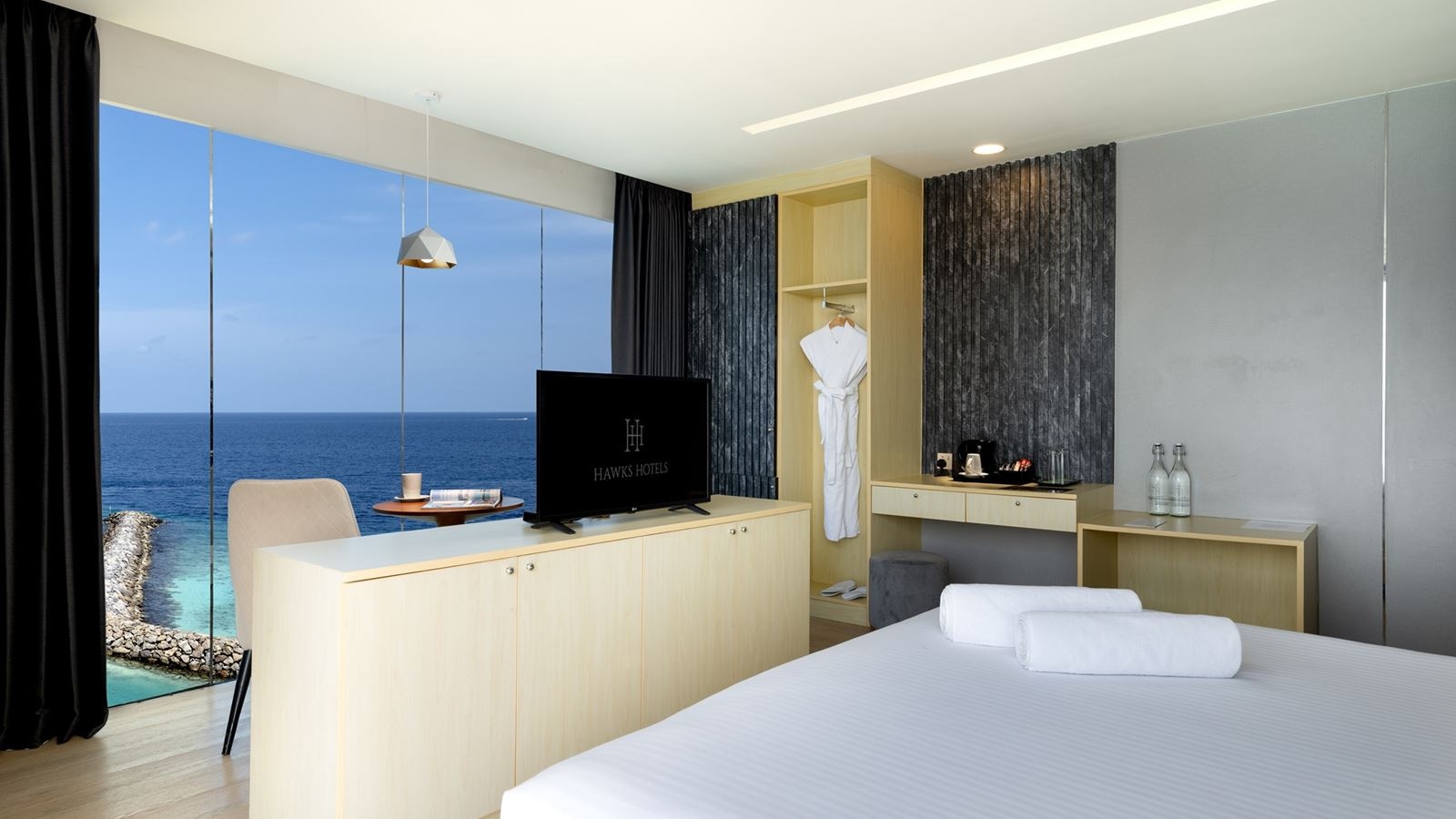 rooms-executive-sea-view-with-balcony
