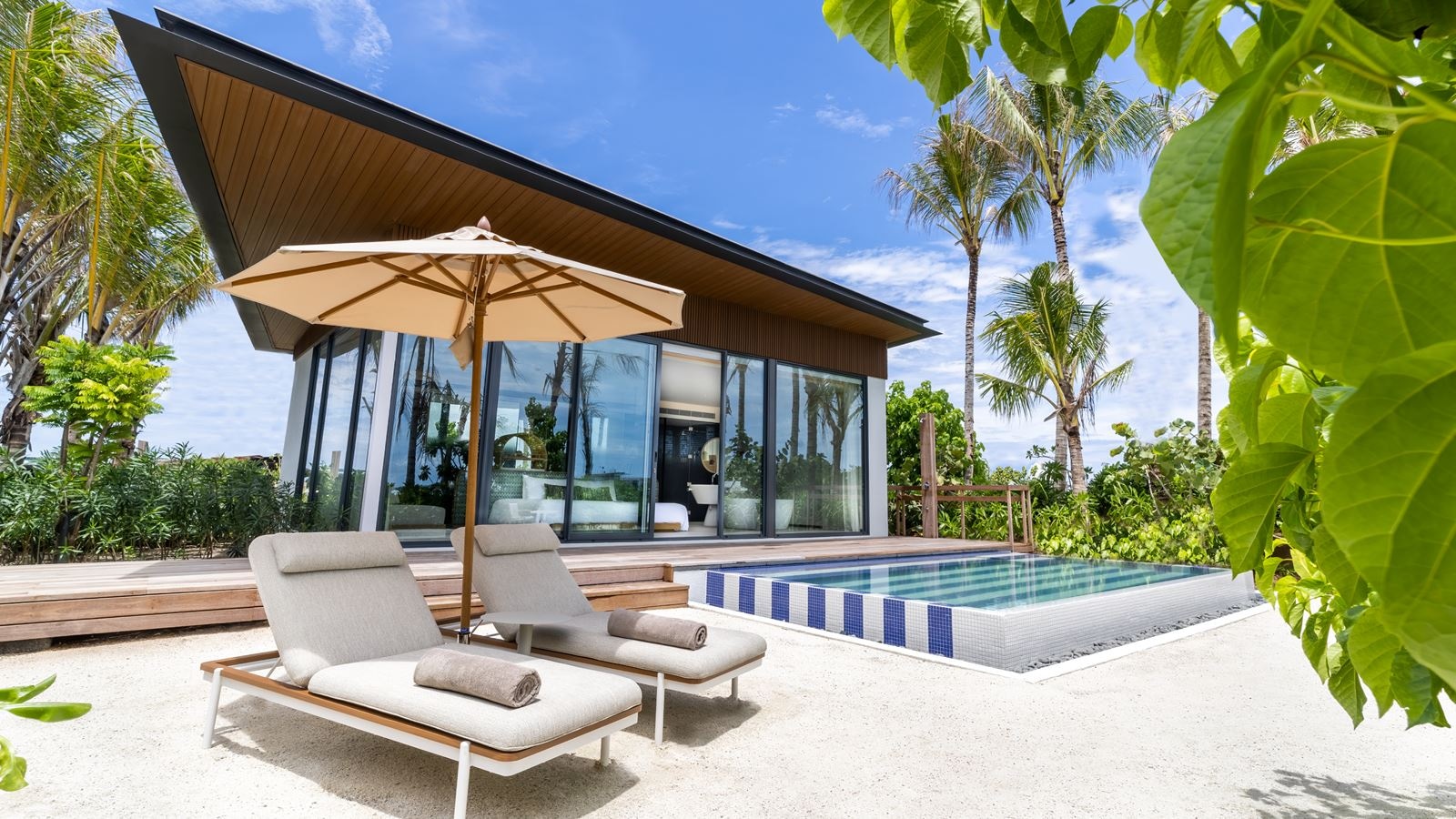 rooms-beach-pool-villa