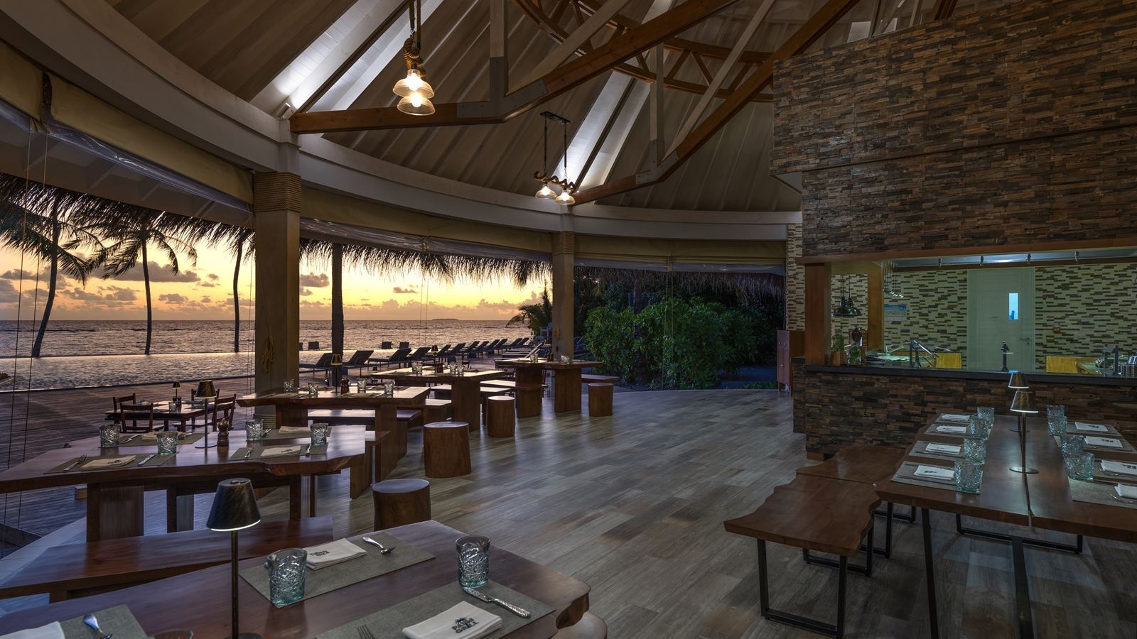 restaurants-palm-grill