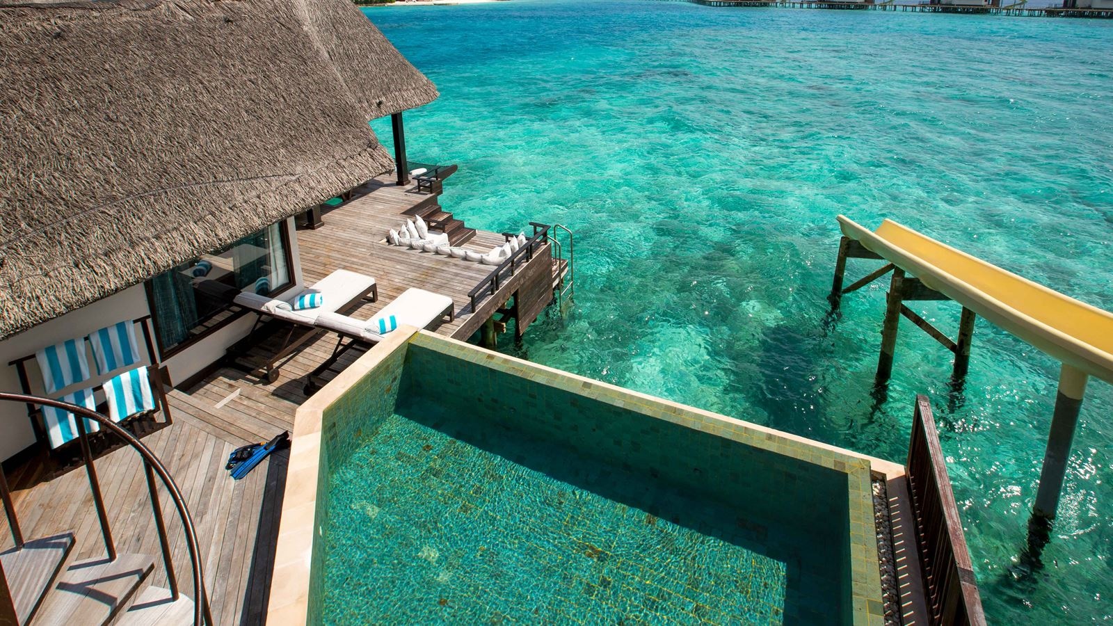 rooms-ocean-pool-suite-with-slide