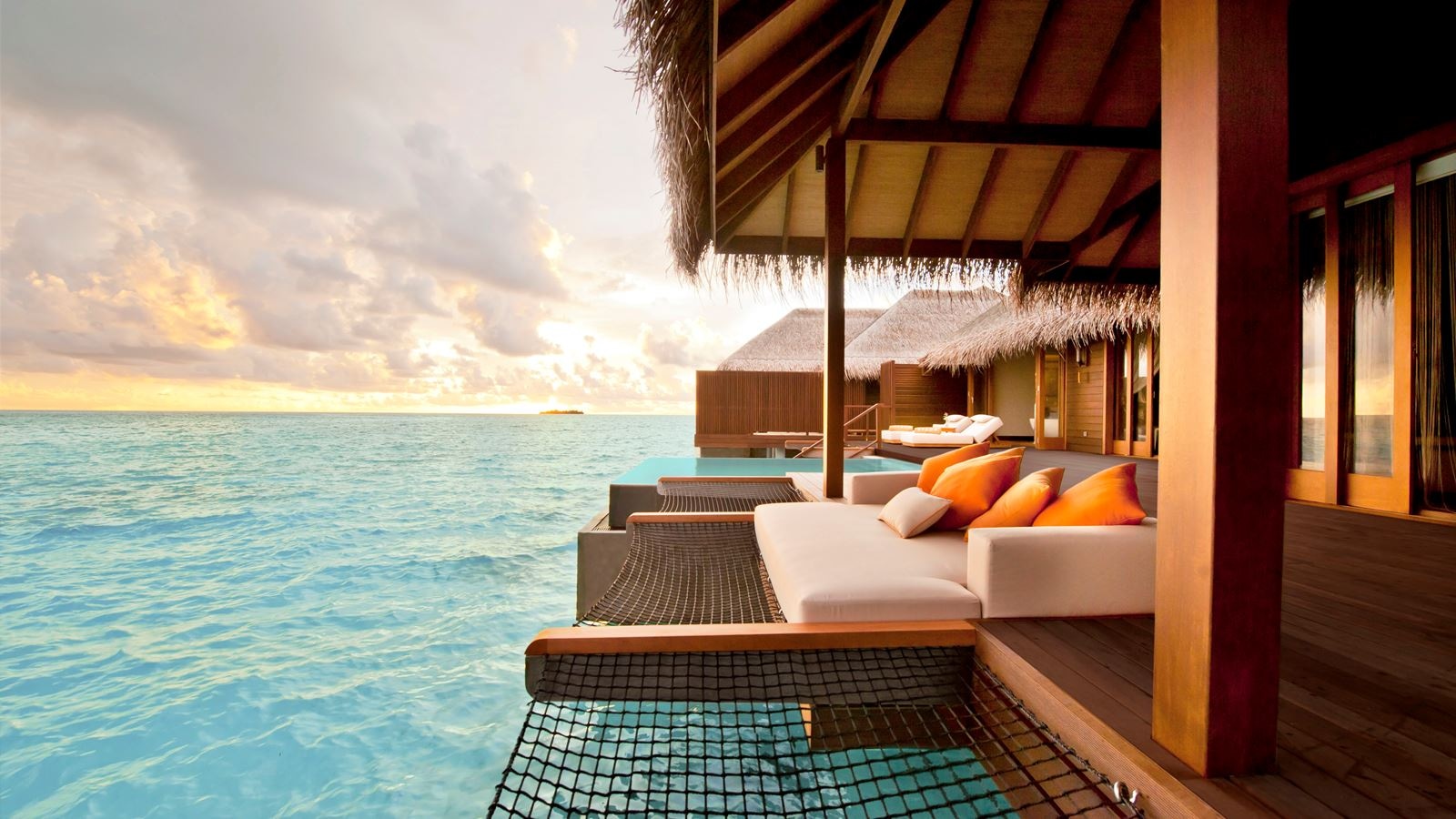 rooms-sunset-family-ocean-suite-with-pool