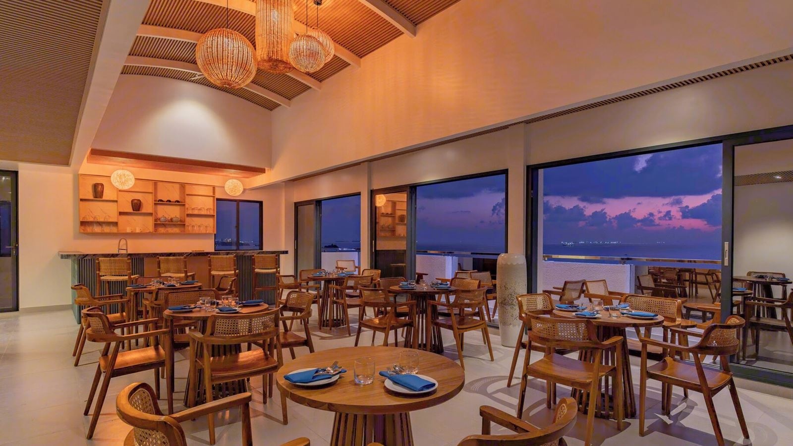 restaurants-restaurants