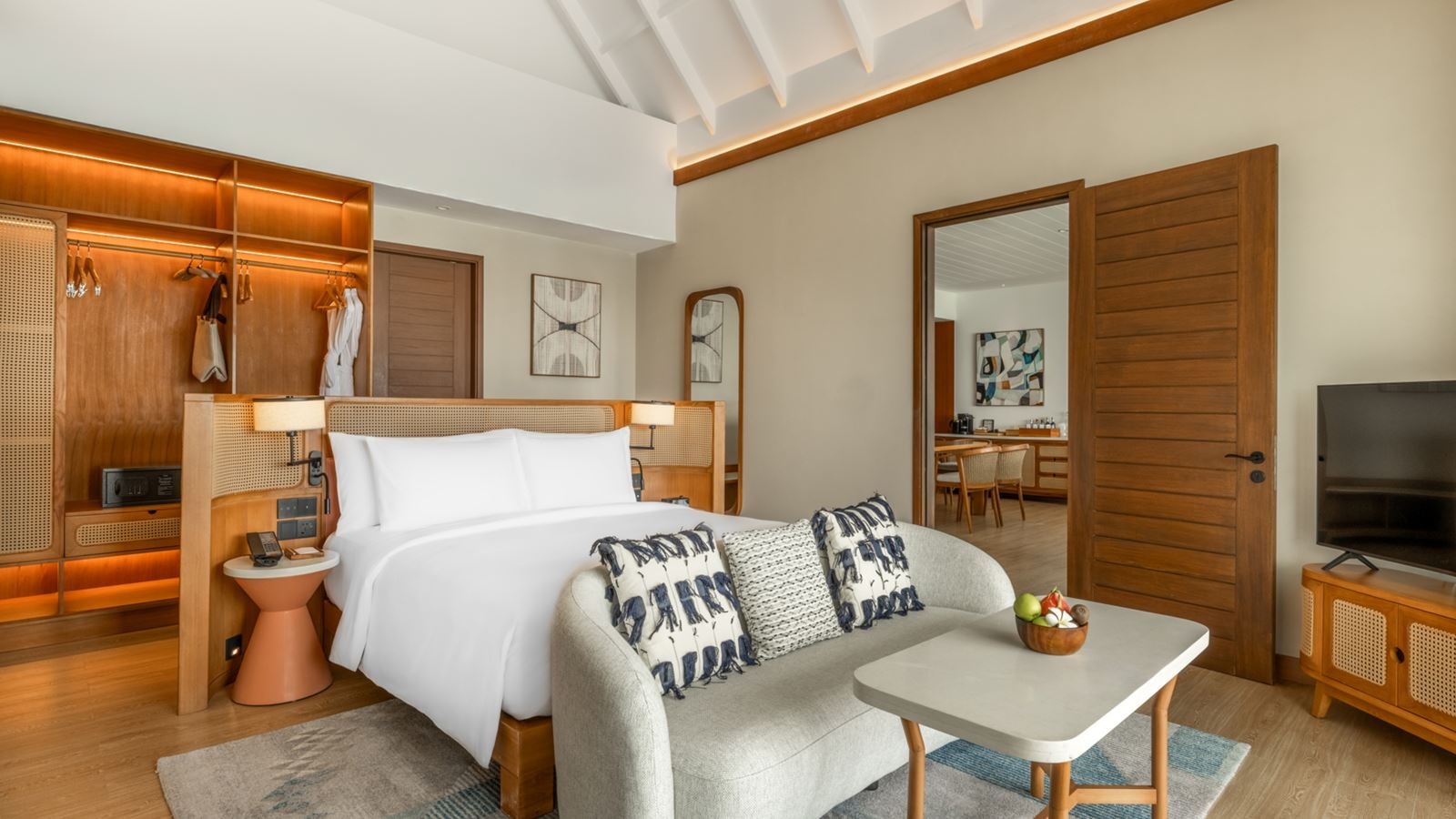 rooms-two-bedroom-family-suite-with-private-pool