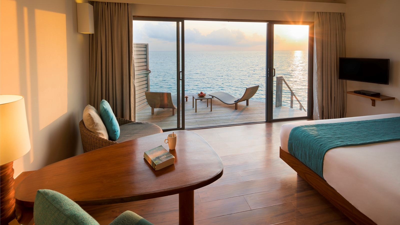 rooms-sunset-overwater-villa