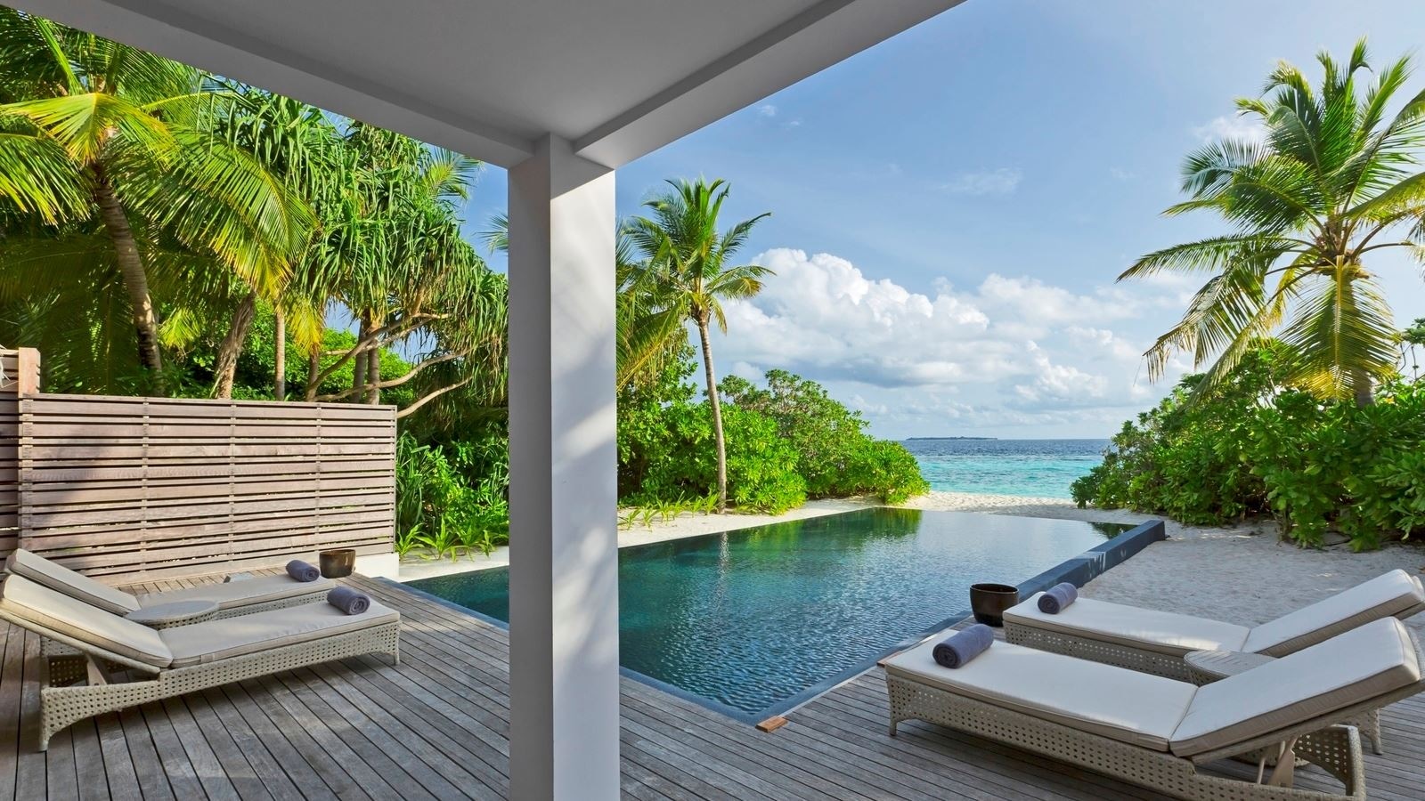 rooms-two-bedrooms-beach-pool-residence