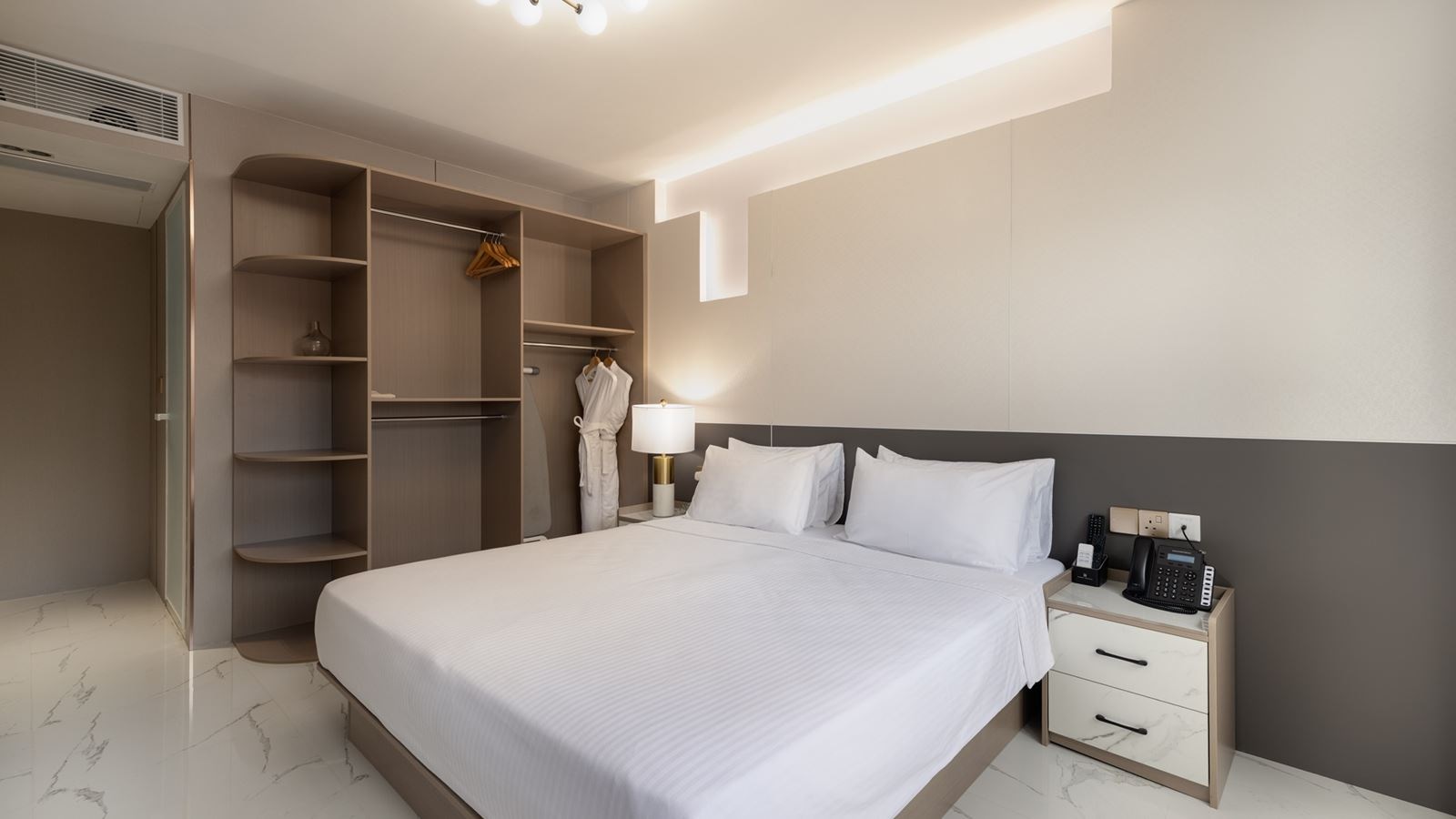 rooms-deluxe-room-island-view