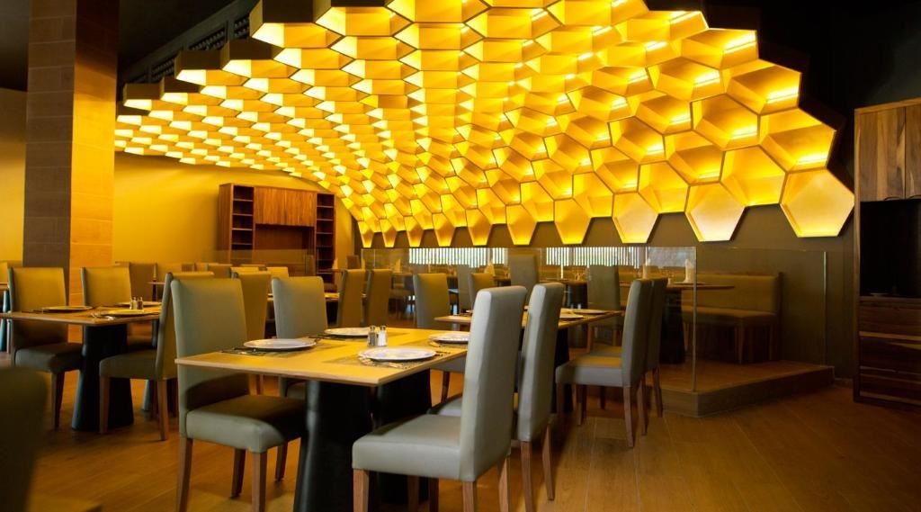 restaurants-main-building