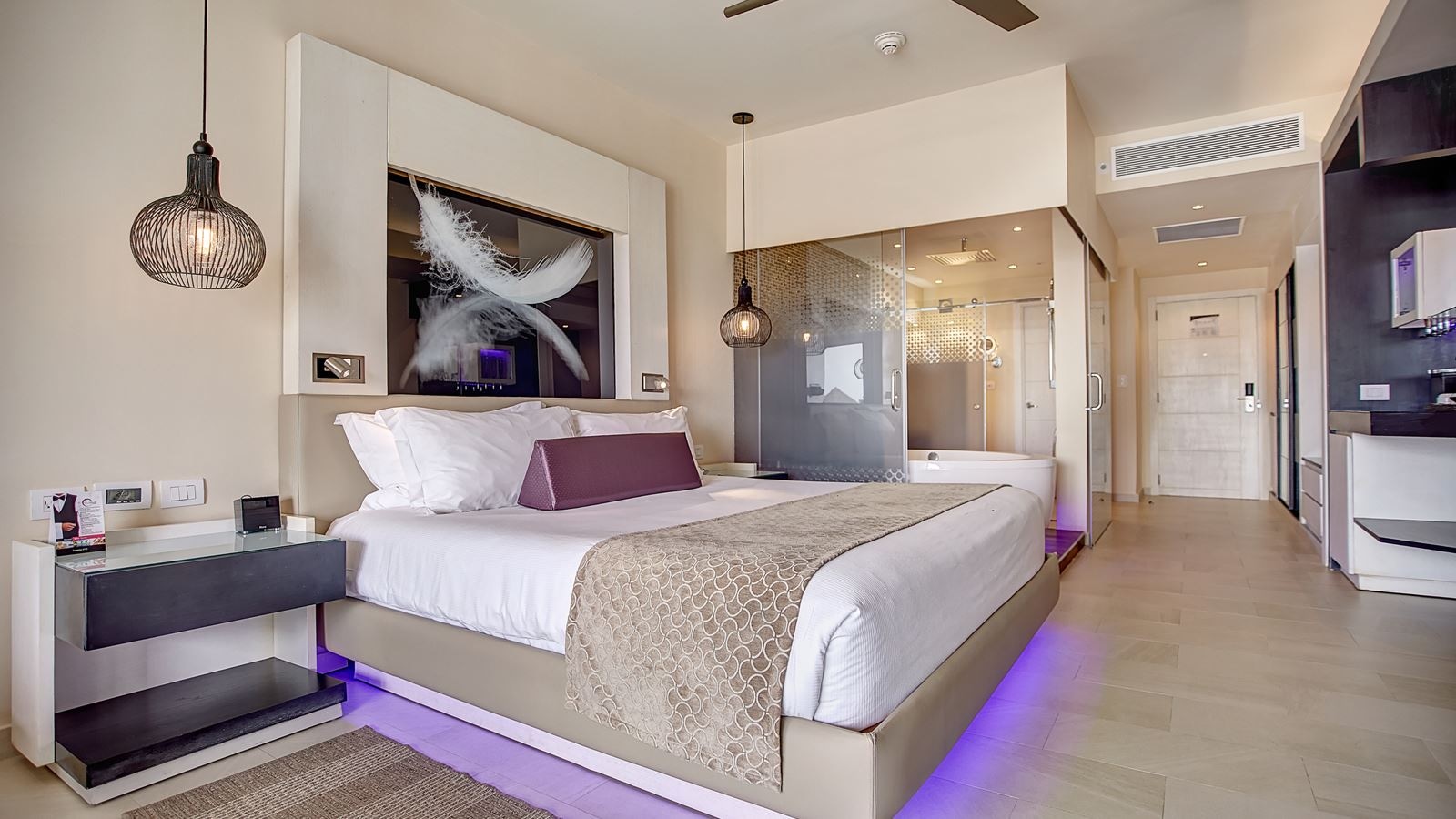 rooms-luxury-junior-suite-ocean-view-diamond-club