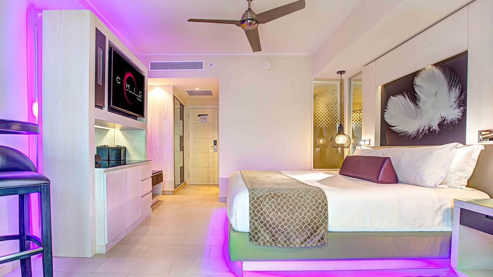rooms-luxury-room