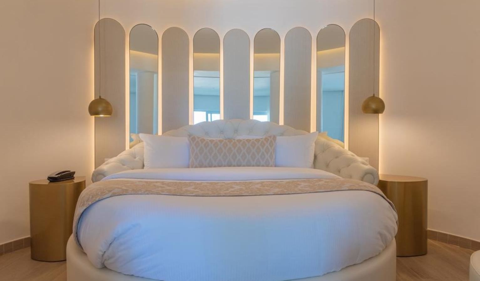 rooms-honeymoon-platinum-suite