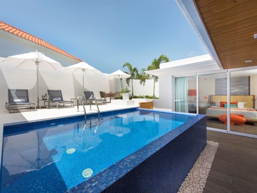 rooms-pool-super-villa