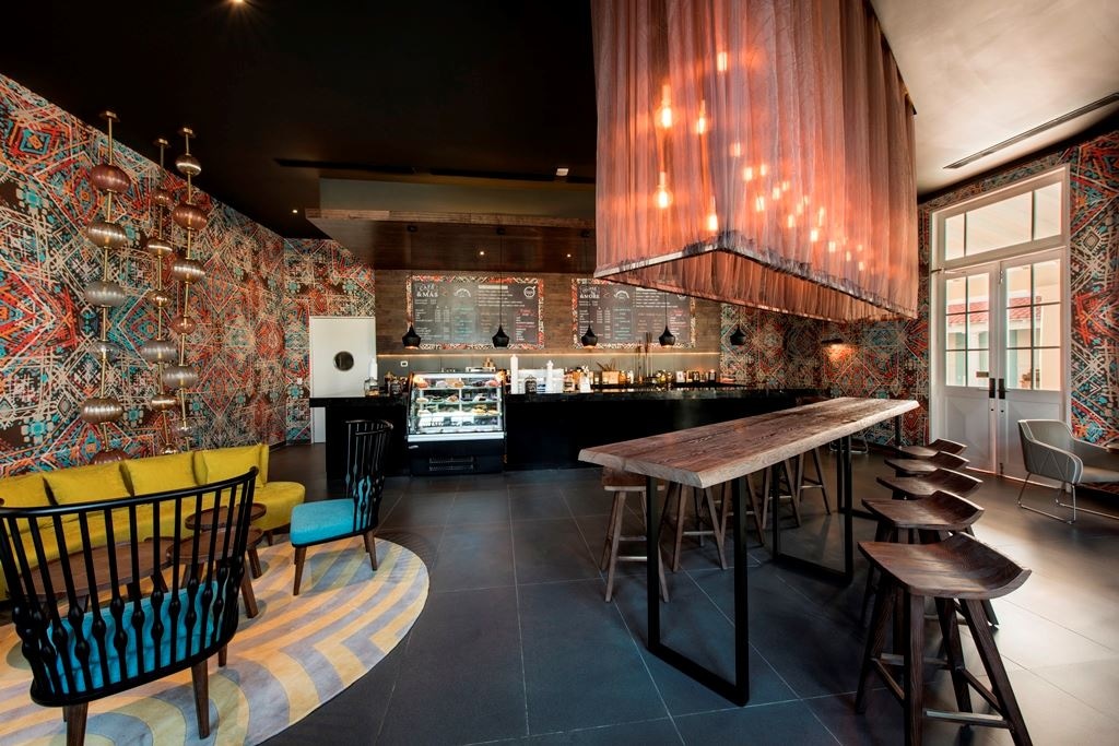 bars-show-lounge-bar