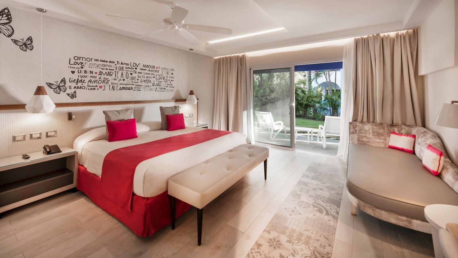 rooms-romance-deluxe-swim-up