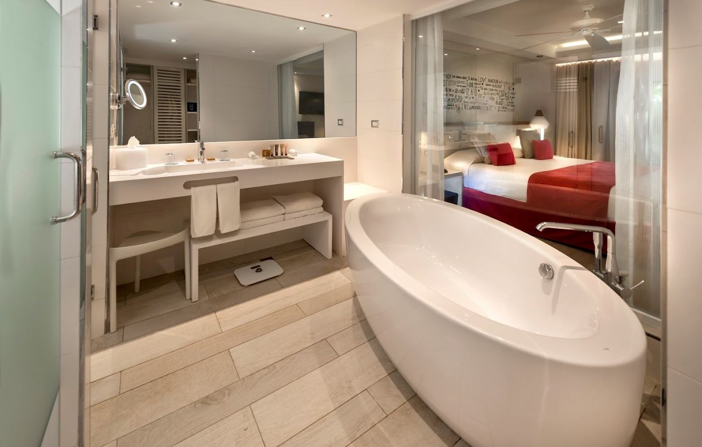 rooms-romance-deluxe-swim-up