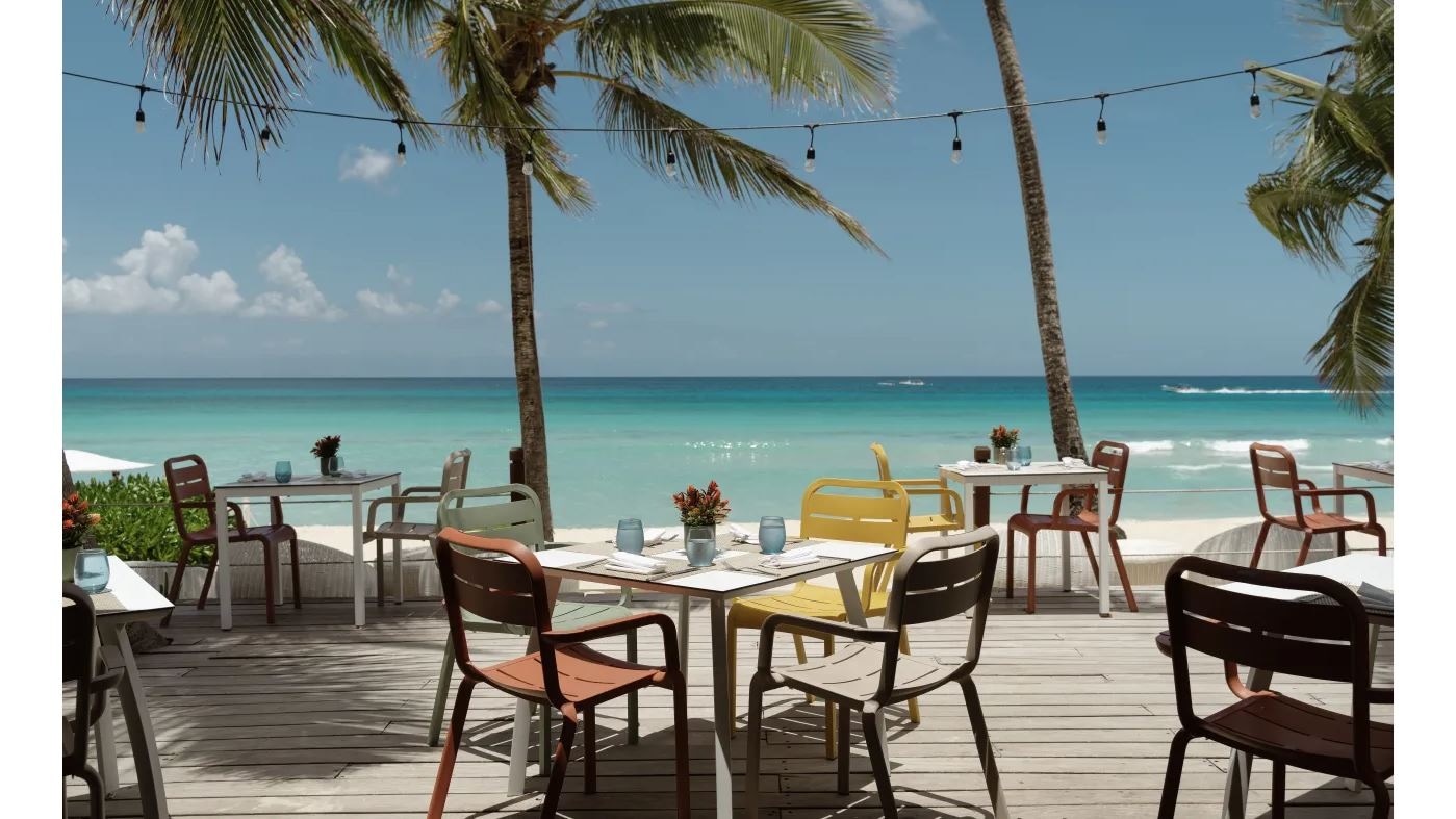 bars-the-beach-bar-beachfront-bar-with-sushi