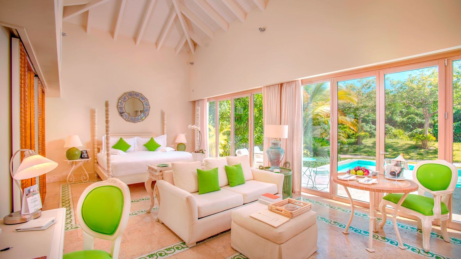 rooms-luxury-pool-junior-suite