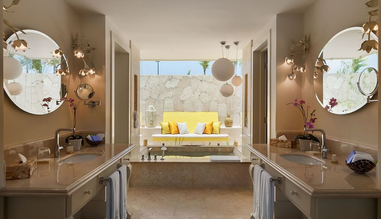 rooms-luxury-pool-family-suite